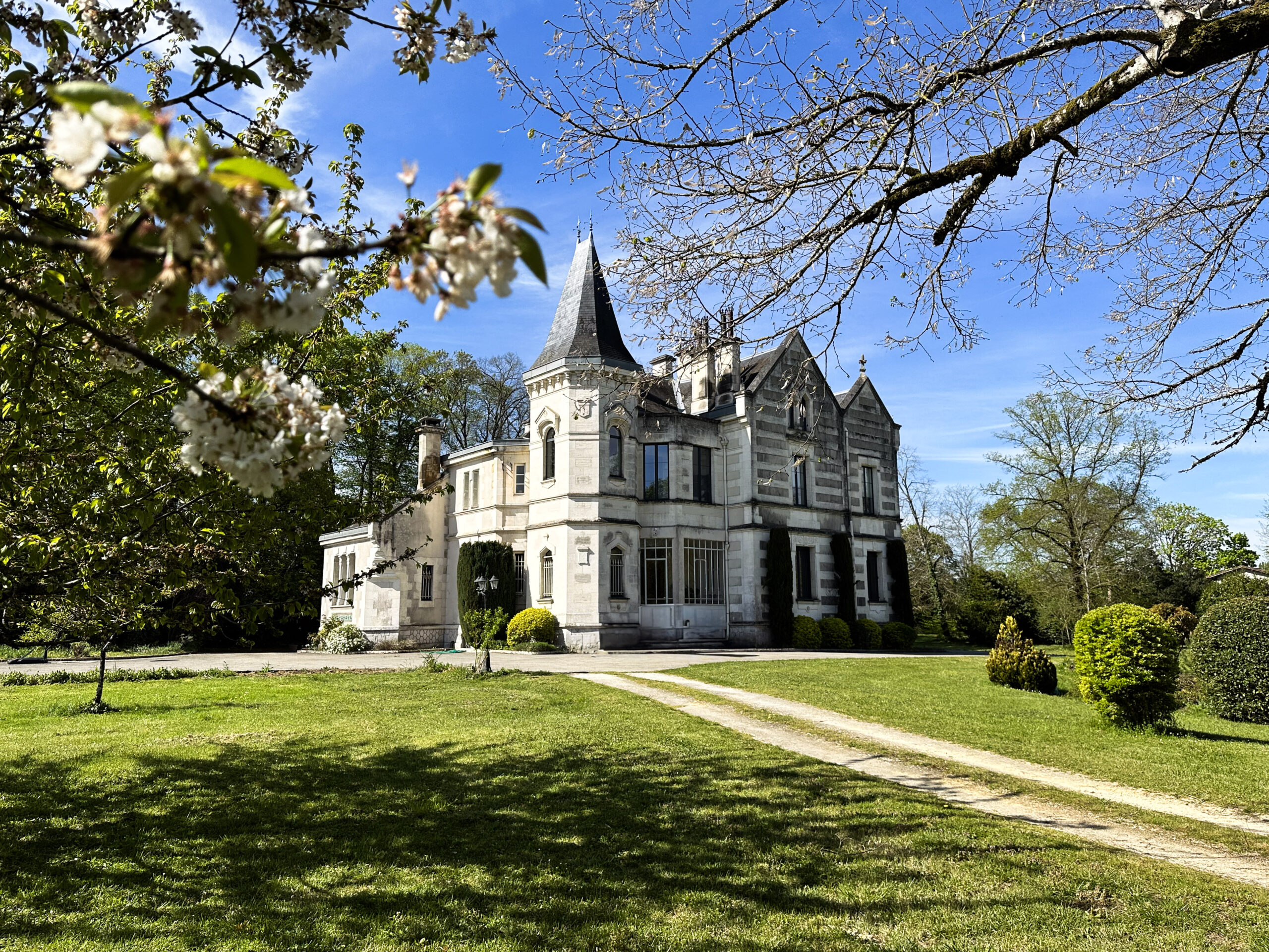 Chateau Charente artist retreats